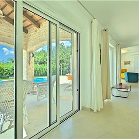 4 bedroom villa with pool near Sveti Lovrec, sleeps 8